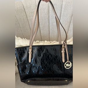 Black Michael Kors tote